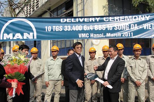 Lễ bàn giao 10 xe đầu kéo MAN Công ty Cổ phần đầu tư Sông Đà-Việt Đức